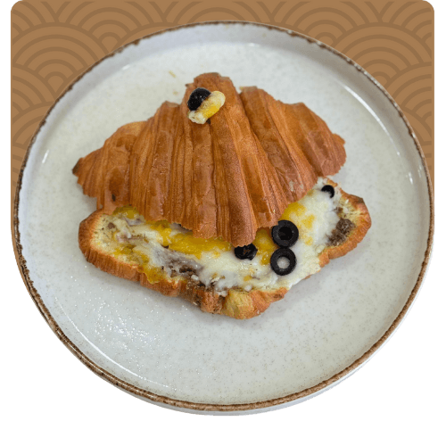 zaatar & cheese croissent